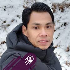 HIROMITSU TAKEDA memegang watak sebagai Yamada, pegawai Tentera Jepun yang  menceroboh Pulau Sudong. Beliau berjaya memegang watak pegawai Tentera  Jepun yang bengis, handal, dan kejam. Punya renungan mata yang tajam dan  senyuman