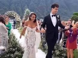 La risposta in realtà è che non lo sa neanche lei. Elettra Lamborghini Il Matrimonio Con Afrojack A Villa Balbiano Corriere It