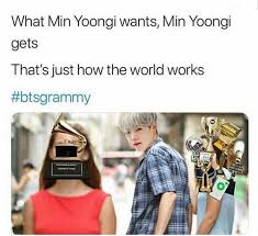 Eu tomando vergonha na cara. Bts Grammy Yoongi Bts Funny Bts Memes Bts Boys