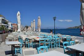 Το χιοσ ταξι ομηροσ παρέχει υπηρεσίες σε ανθρώπους από όλο τον κόσμο που επισκέπτονται το νησί της χίου είτε για αναψυχή είτε για επαγγελματικούς λόγους. Xios Oligohmeres Diakopes Sto Nhsi Ths Mastixas