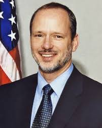 Lori Gould's Instagram, Twitter & Facebook