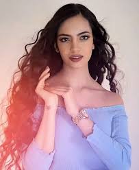 Dominique rinderknecht (born 14 july 1989) is a swiss tv host, model and beauty pageant titleholder who won the title of miss switzerland 2013 and represented her country at the miss universe 2013 pageant. Miss Switzerland Wikiwand