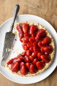 Classic French Strawberry Tart Tarte Aux Fraises In 2020 French Strawberry Tart Recipe Strawberry Tart Strawberry Tarts Recipe