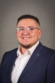 Alex Delvalle's Instagram, Twitter & Facebook