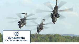 Die hubschrauberpiloten bei der bundeswehr erleben das. Hubschrauber Der Bundeswehr Uber Dem Balaton Fire Blade 2017 Youtube