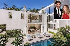 Emily Blunt And John Krasinski Slash Price On Hollywood Home Hollywood Mansion Celebrity Houses Hollywood Homes