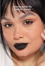 Reviva os vídeos da Lindsay e seu batom preto