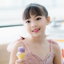 Sophia Avery's Instagram, Twitter & Facebook