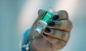 The astrazeneca vaccine, made in partnership with oxford university, could be approved by the end of the year, which would clear the way for the combination trials, according to bloomberg. Conheca Os Efeitos Colaterais Da Vacina Astrazeneca Istoe Dinheiro