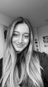 Serena Smith's Instagram, Twitter & Facebook