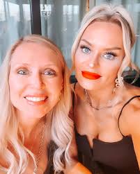 Truly great friends are hard to find, difficult to leave, and impossible to  forget