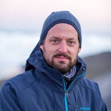 Aaron Beardmore's Instagram, Twitter & Facebook