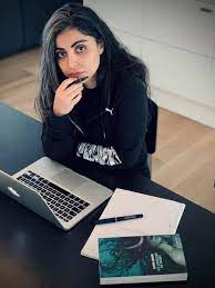 Sara omar er født i kurdistan i 1986. I Warned Against Threats Towards Sara Omar Ø³Ø§Ø±Ø§ Ø¹ÙˆÙ…Û•Ø± Facebook