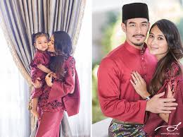 Datuk wira sm faisal sm nasimuddin (lahir 10 oktober 1979) merupakan usahawan terkenal di malaysia. The Nasimuddin Family Raya Portraits Malaysia Wedding Photographer And Videographer Stories My