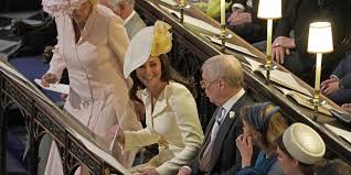 C'est la reine la plus intelligente. C Etait Finalement La Premiere Fois Que Kate Portait Cette Robe Au Mariage De Meghan Et Harry Marie Claire