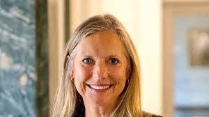 Lorrie Mccabe's Instagram, Twitter & Facebook