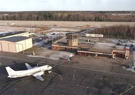 Det inblandade flygplanet är ett mindre propellerplan som används för att transportera fallskärmshoppare. 1989 Royal Visit Orebro Airport
