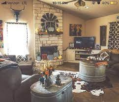 36 Wooden Barn House Designs To Inspire You In 2021 Country House Decor Western Living Rooms Home Living Room