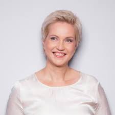 Manuela schwesig was born on may 23, 1974 in frankfurt (oder), german democratic she is married to stefan schwesig. Manuela Schwesig Manuelaschwesig Twitter