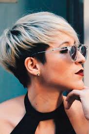 Oval face shape looks great with curly hair. 44 Cute Haircuts For Oval Faces Lovehairstyles Com