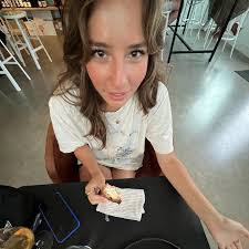 Hunter Cox's Instagram, Twitter & Facebook