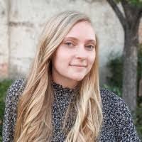 Elizabeth Schiess's Instagram, Twitter & Facebook