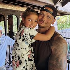 Kane Brown | FAMILY ❤️ | Instagram