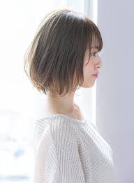大人可愛いひし形グレージュ小顔ボブ 髪型ボブ ビューティーナビ 髪型 ボブ ショートのヘアスタイル 美髪