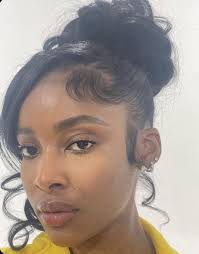 Hi! I'm looking for a make up artist who does 1-1 lessons in the  Huntsville/Madison area! Looking for someone that can help teach me  techniques for natural glam for long lasting wear/photos!