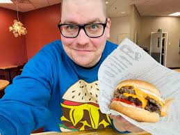 🍔LounasVinkki perjantaille: Tikkurilan Dylan-ravintolassa