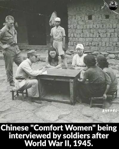 A young Comfort Battalion girl interviewed by a British officer, 1945, Yangon, Myanmar During World Wár II, Comfort Battalions was the name given to Chinese, Korean, Taiwanese and outcasted Japanese women who