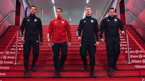 Spieltag konnte die mannschaft von hansi flick den zuvor war der fcb zwölf mal in folge entweder auswärts oder auf dem sofa meister geworden, letzte saison wurde die meisterschaft am 32. Pes 2021 Fc Bayern Munchen Steht Mit Dem Rucken Zur Wand Kicker