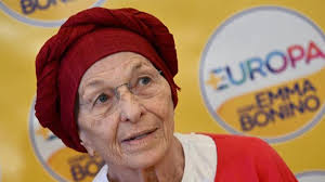 Emma Bonino operata per una frattura al femore dopo una caduta: «Intervento  riuscito, si sta riprendendo»