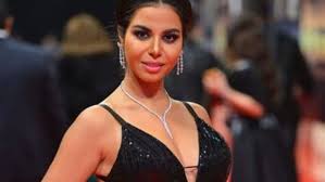 انفصل الفنان السوري حازم زيدان عن زوجته الممثلة المصرية نهى عابدين بعد زواج استمر لـ5 سنوات، وأثمر عن طفل واحد. Ø¨Ø¹Ø¯ Ø§Ø¹ØªØ²Ø§Ù„ Ù†Ù‡ÙŠ Ø¹Ø§Ø¨Ø¯ÙŠÙ† Ù†Ø³Ø±ÙŠÙ† Ø£Ù…ÙŠÙ† ØªÙƒØ´Ù Ù…ÙØ§Ø¬Ø£Ø© Ø¬Ø±ÙŠØ¯Ø© Ù†ÙˆØ±Øª