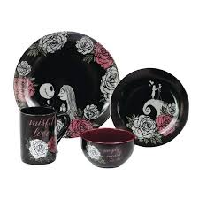 See more ideas about christmas dinner, christmas, festive table setting. The Nightmare Before Christmas Jack And Sally Black Rose 16 Piece Dinnerware Set Walmart Com Walmart Com