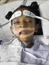 good evening, this is my daughter emily, she has been in intensive care for  two weeks since her birth, your help is appreciated🙏