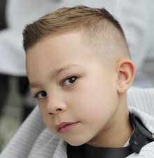 1001 Idees Coupe De Cheveux Enfant Idees Pour Petites Tetes Blondes Coupe De Cheveux Garcon Coupe De Cheveux Enfant Cheveux Courts Garcon