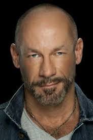 Scott Clausen's Instagram, Twitter & Facebook