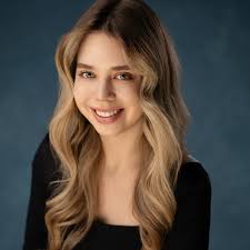 Hey, nice to meet ya! Just got some new headshots, so it's a perfect time  to say hi, especially if you're new here. I'm Khrystyna (pronounced  Kriss-tee-nuh—but I answer to Christina too).