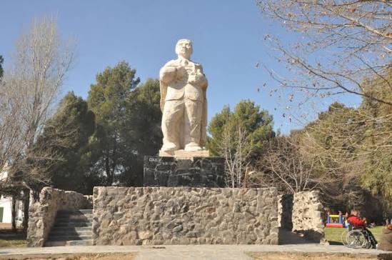 Monumento  CEFERINO JOVEN.