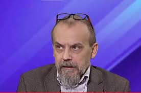 Debata o CPK. Wróbel: Tusk milczy, bo czeka na swoją rolę