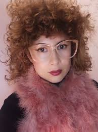 😍Este viernes se estrena mi nueva canción, La Fragata! Una canción  #folkrock con una historia dramática preciosa. Soy Lucille Hurt  #lucillehurt #cantante #compositora