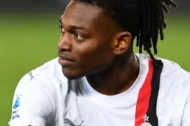 Barcelona Mempertimbangkan Ajukan Tawaran Sensasional untuk Bintang AC  Milan Rafael Leao