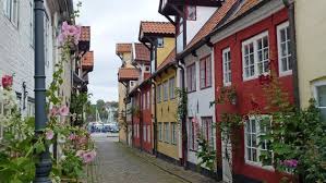 Neben öffnungszeiten, adresse und telefonnummer, bieten wir auch eine route zur postfiliale und erleichtern euch so den weg zur. Flensburg Sehenswurdigkeiten An Der Forde Ndr De Ratgeber Reise Flensburger Forde Und Schlei