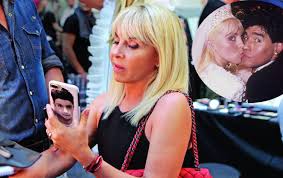 She is an actress, known for дикий ангел (1998). La Conmovedora Foto De Perfil De Claudia Villafane En Su Whatsapp Tras La Muerte De Maradona Revista Paparazzi