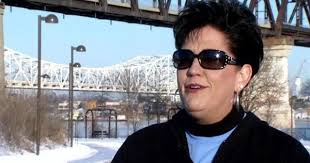 Louisville woman runs race after dropping close to 90 pounds