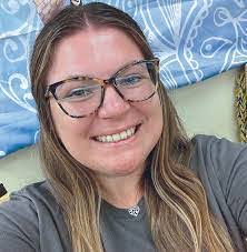 Lori Lomonaco's Instagram, Twitter & Facebook