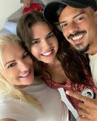 Kim Pagan's Instagram, Twitter & Facebook