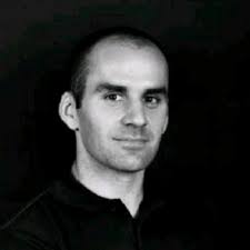 Cher réseau, J ai la fierté de partager avec vous ma promotion au grade d  adjudant au sein de la Brigade de Sapeur Pompier de Paris. Symbole d  investissement, d engagement quotidien