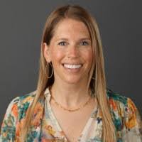 Kelly Enderle's Instagram, Twitter & Facebook